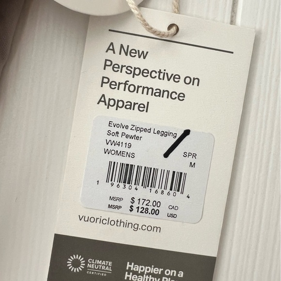 BNWT Vuori Evolve Zipped Legging, size M, Soft Pewter - Picture 9 of 10